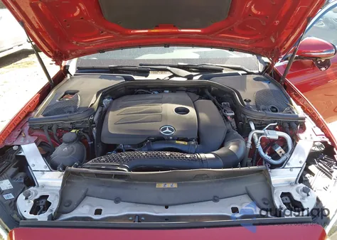 2022 Mercedes-Benz E 350 z USA, uszkodzony, nr VIN W1KZF8DB7NB097263